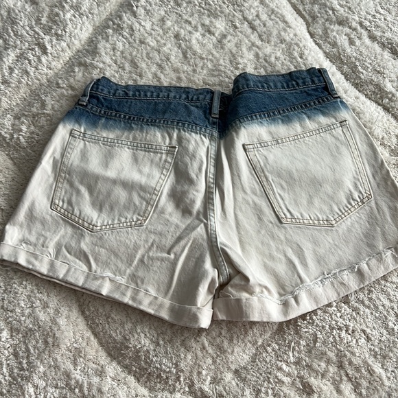 GAP Jean Shorts - Picture 2 of 4